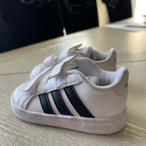 Addidas GRAND COURT SHOES